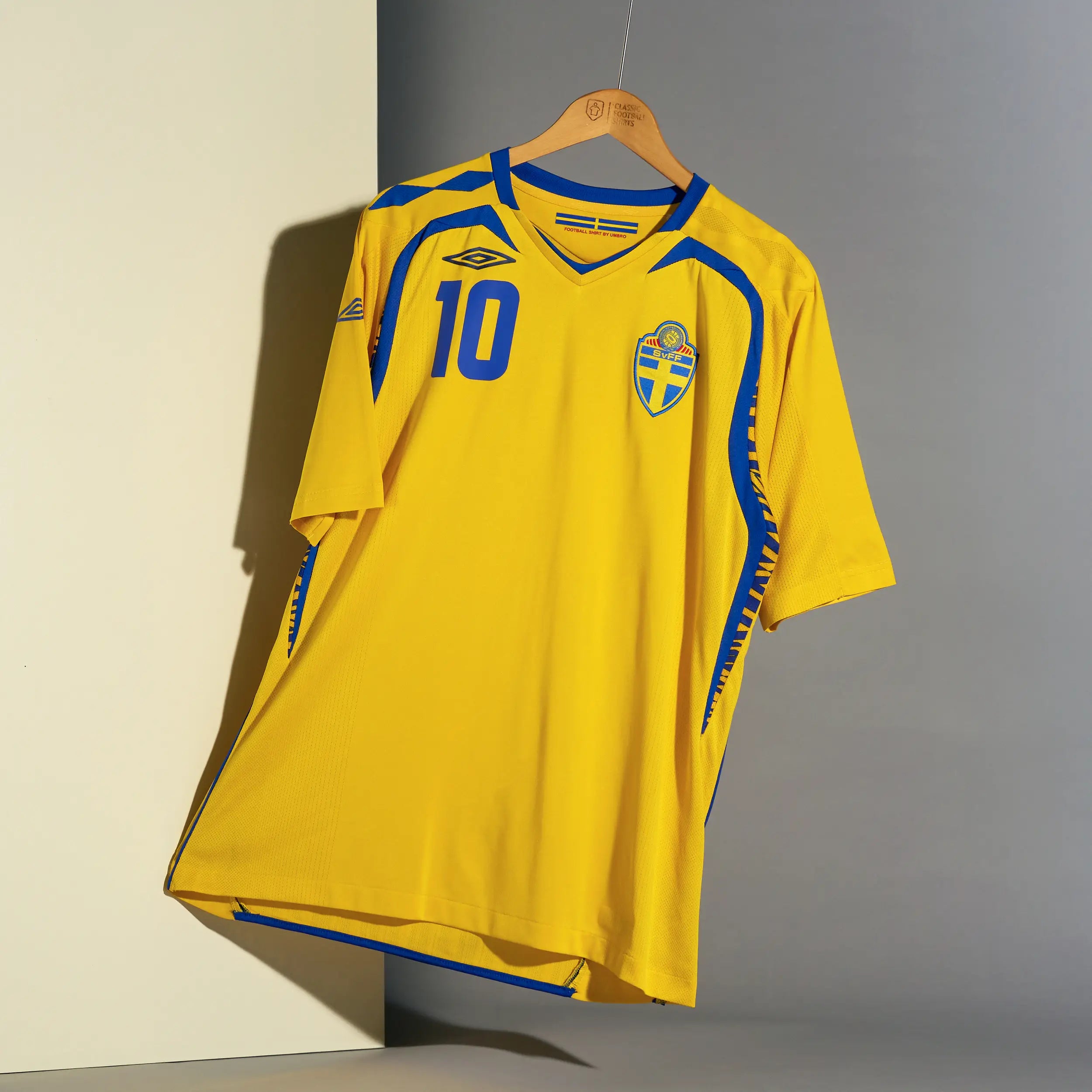 Sweden 2007-09 Home Shirt Ibrahimovic #10